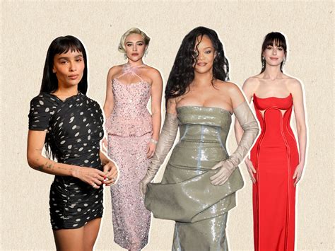 braless nip slip|Anne Hathaway, Rihanna, & More Stars Who Proudly Freed the。